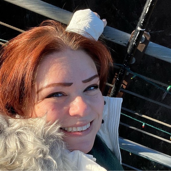 Meet your Posher, Amber! - Picture 3 of 9